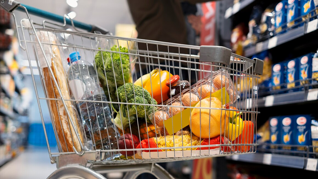Americans Face a 71% Increase in Grocery Expenses Compared to Last Year.