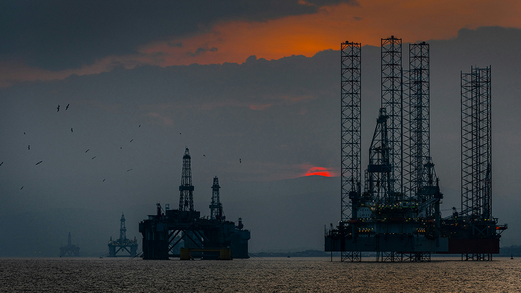 Norwegian Contractor Secures Job on World's Largest Offshore Oilfield