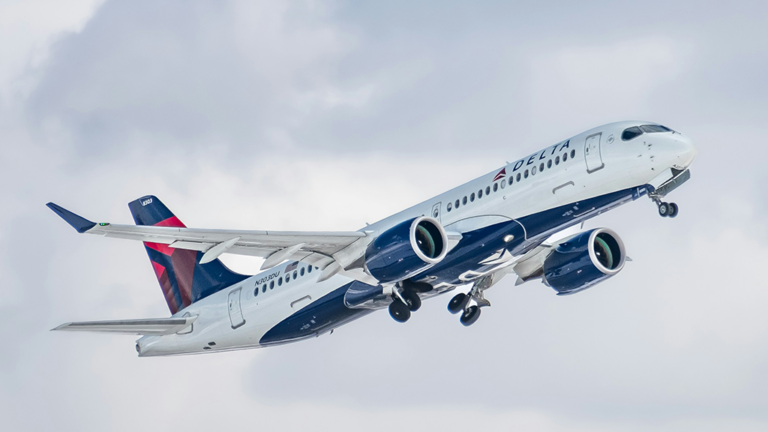 Delta Faces $500M Loss Due to CrowdStrike Outage